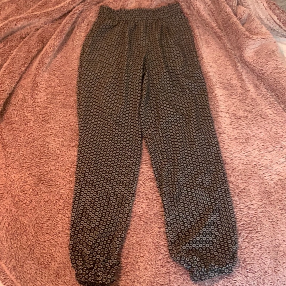 Black daisy printed pants